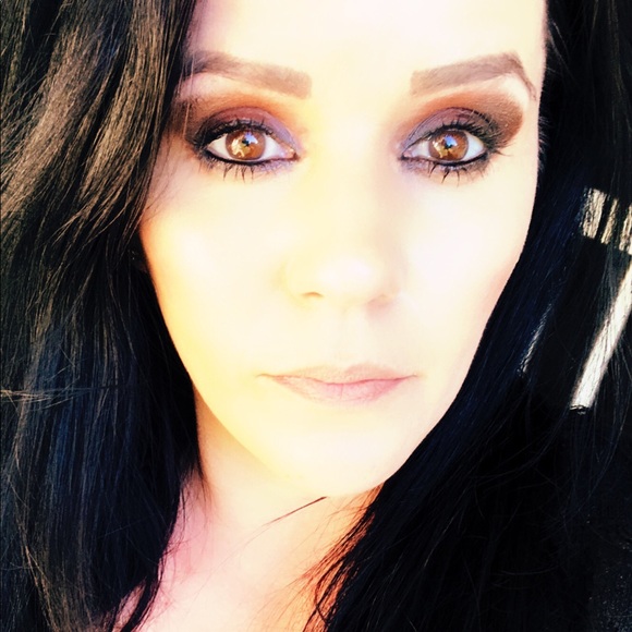 Meet your Posher, Amy - Picture 2 of 3